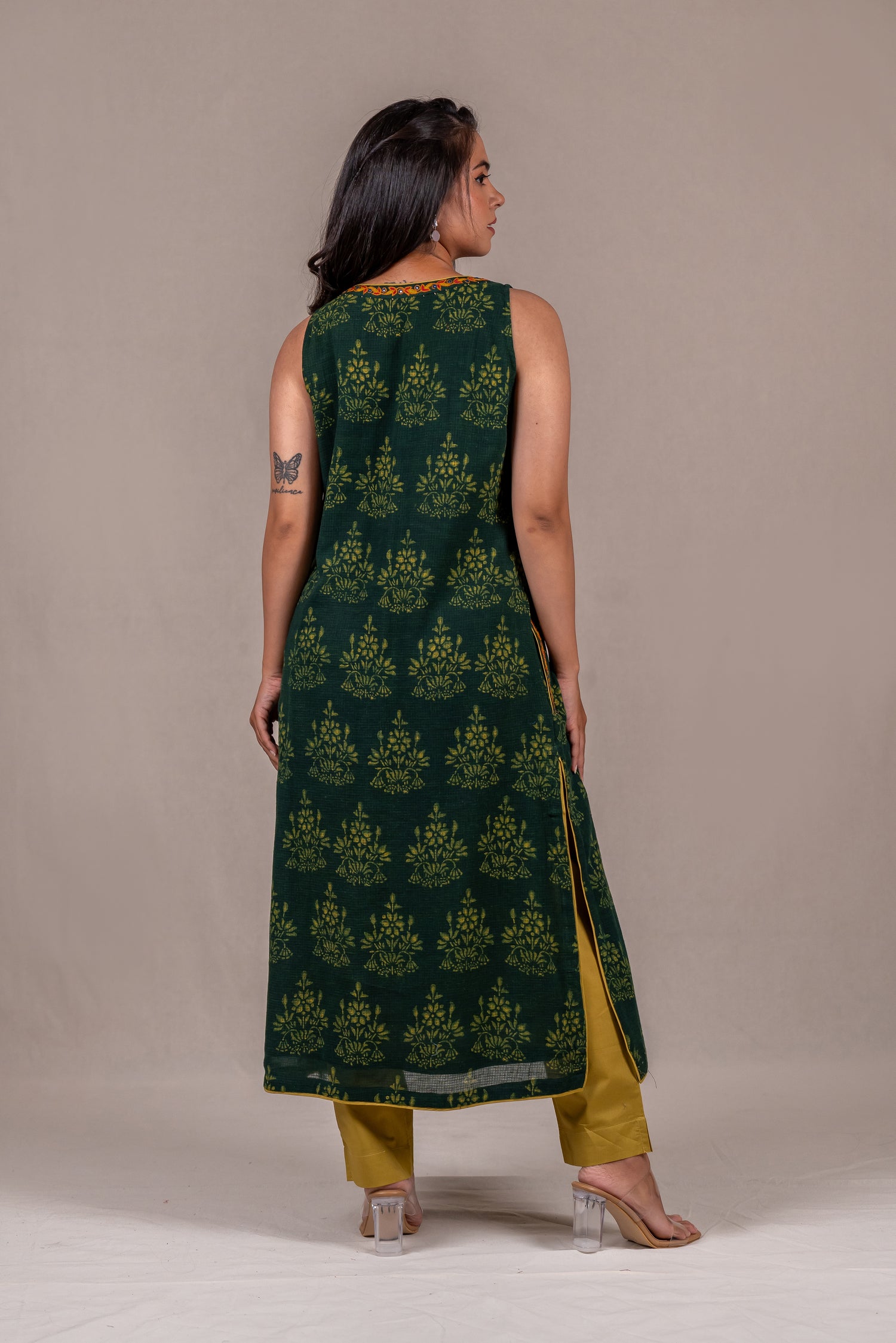Dark Green Dabu Sleeveless Kurta – Sutra