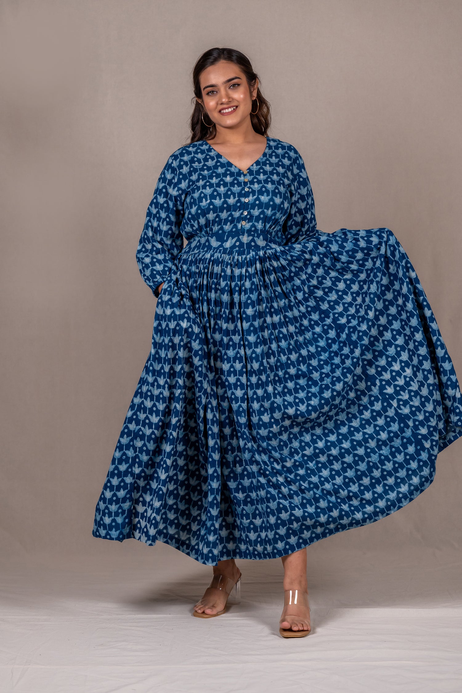 Handcrafted Indigo Dabu Dress with Three-Leaf Print – Sutra