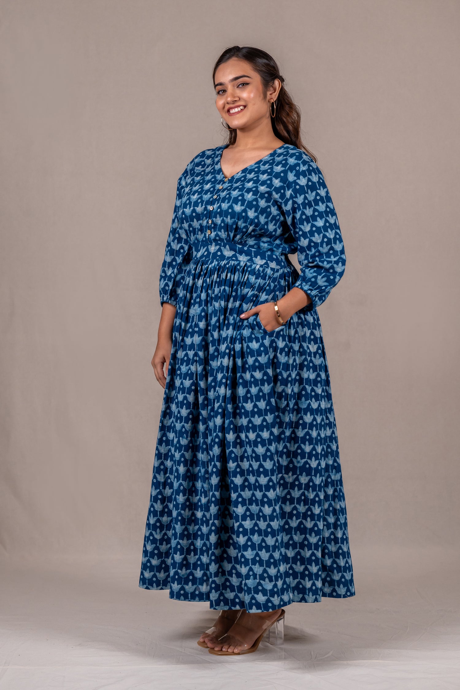 Handcrafted Indigo Dabu Dress with Three-Leaf Print – Sutra