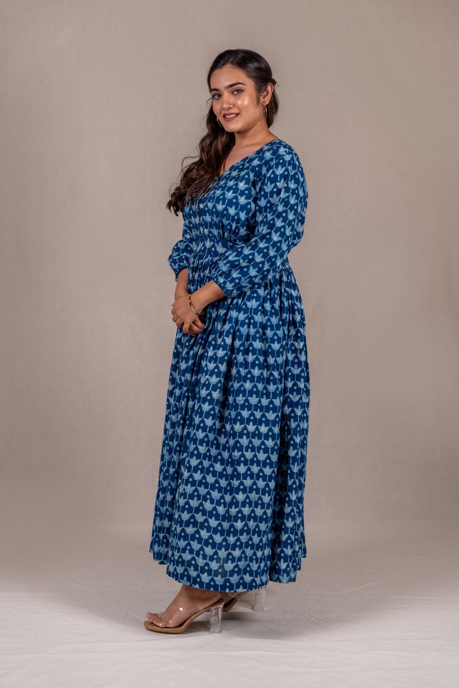 Handcrafted Indigo Dabu Dress with Three-Leaf Print – Sutra