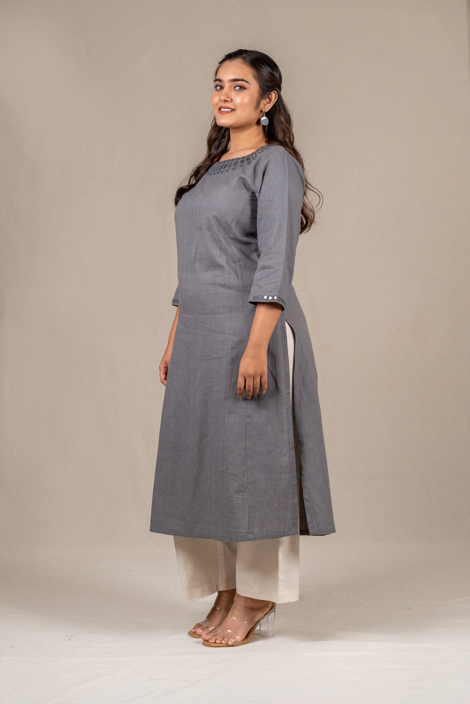 Boat-Neck Grey Kurta with Geometric Mirror Work – Sutra
