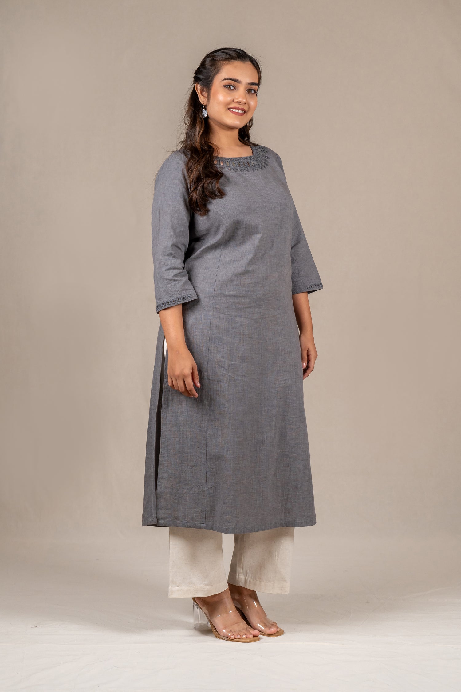Boat-Neck Grey Kurta with Geometric Mirror Work – Sutra