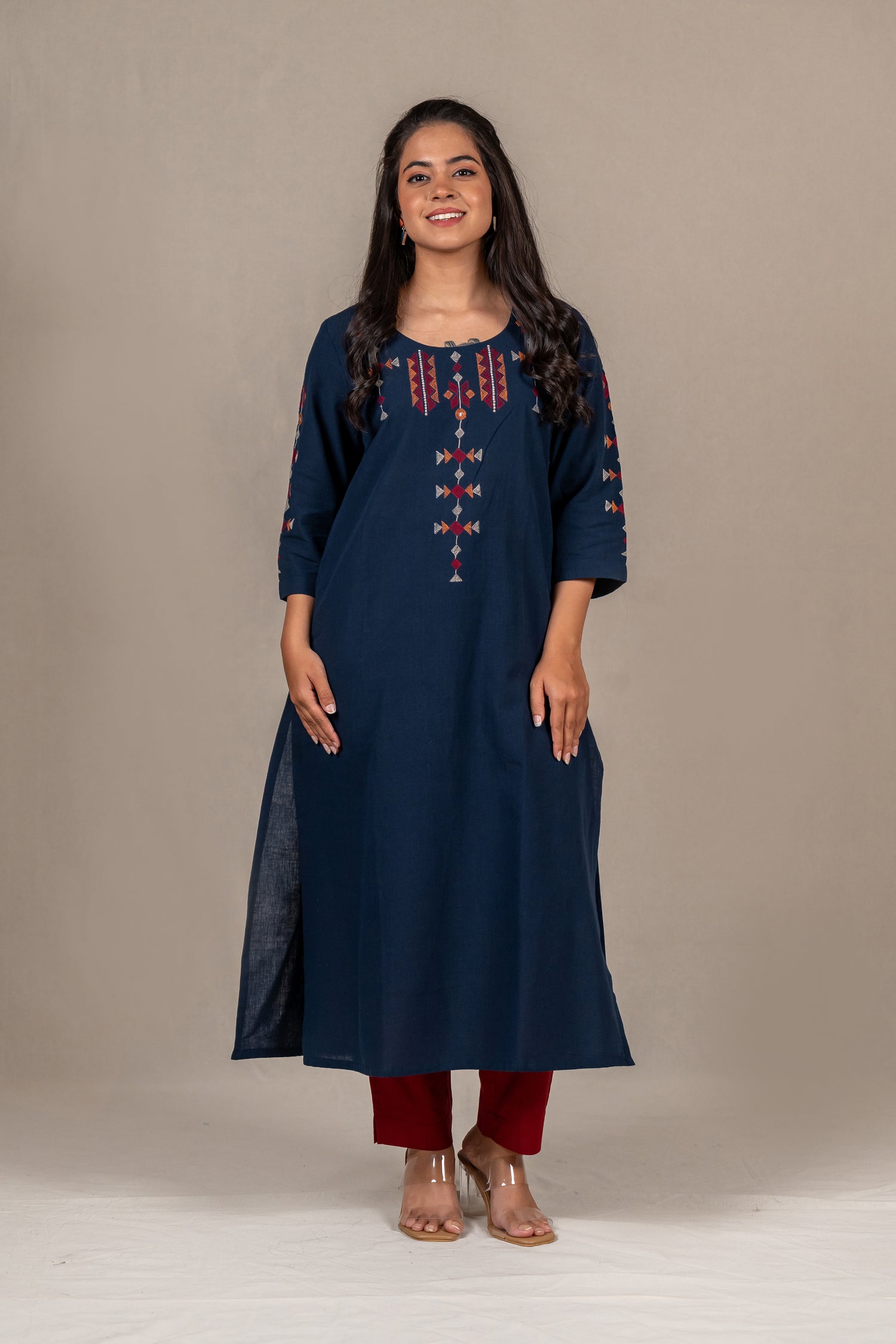 Round-Neck Cotton Kurta in Dark Navy – Sutra