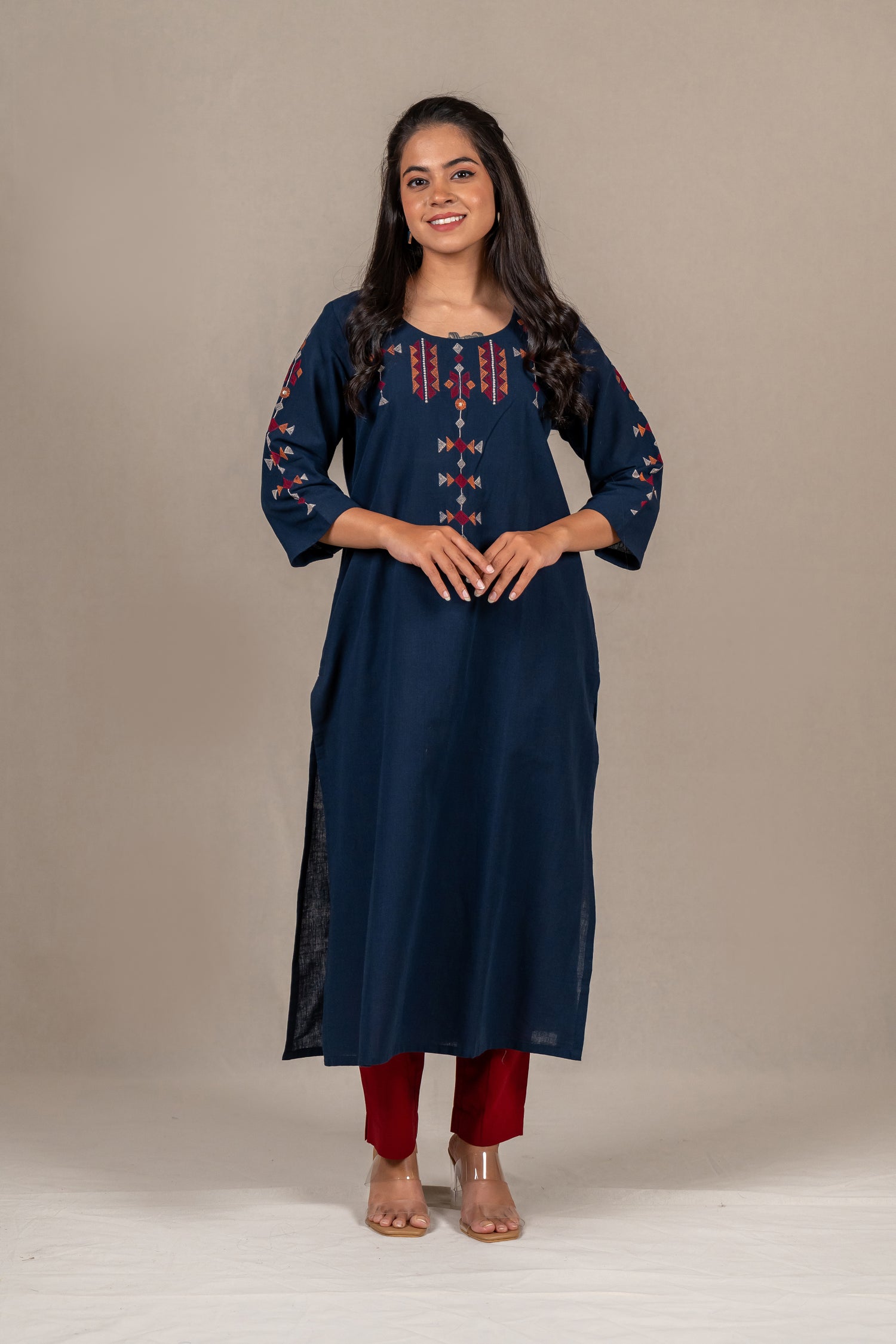 Round-Neck Cotton Kurta in Dark Navy – Sutra
