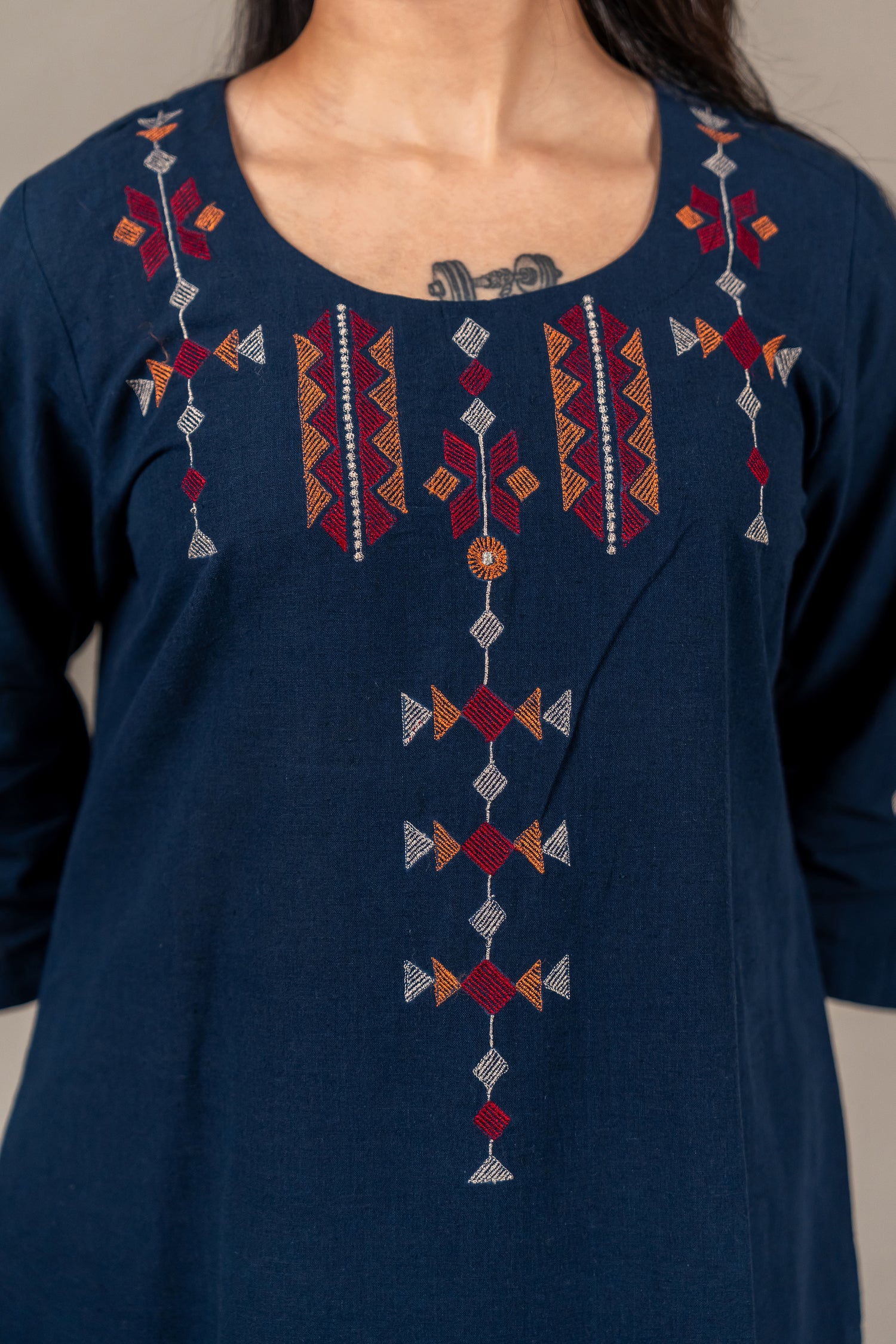 Round-Neck Cotton Kurta in Dark Navy – Sutra