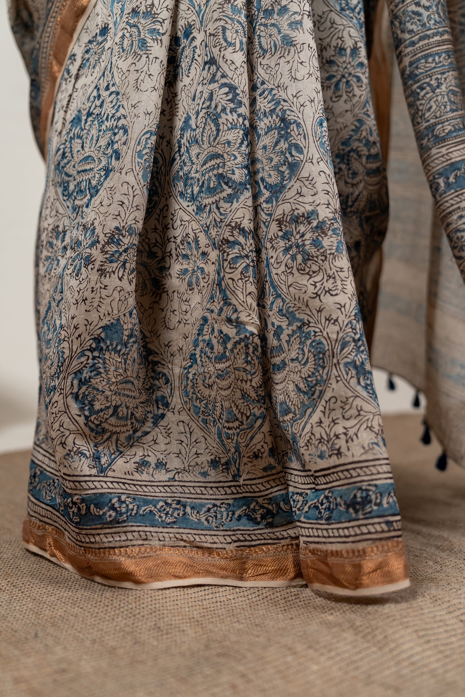 Mul Chanderi Kalamkari Block Printed Saree in Beige Indigo – Sama