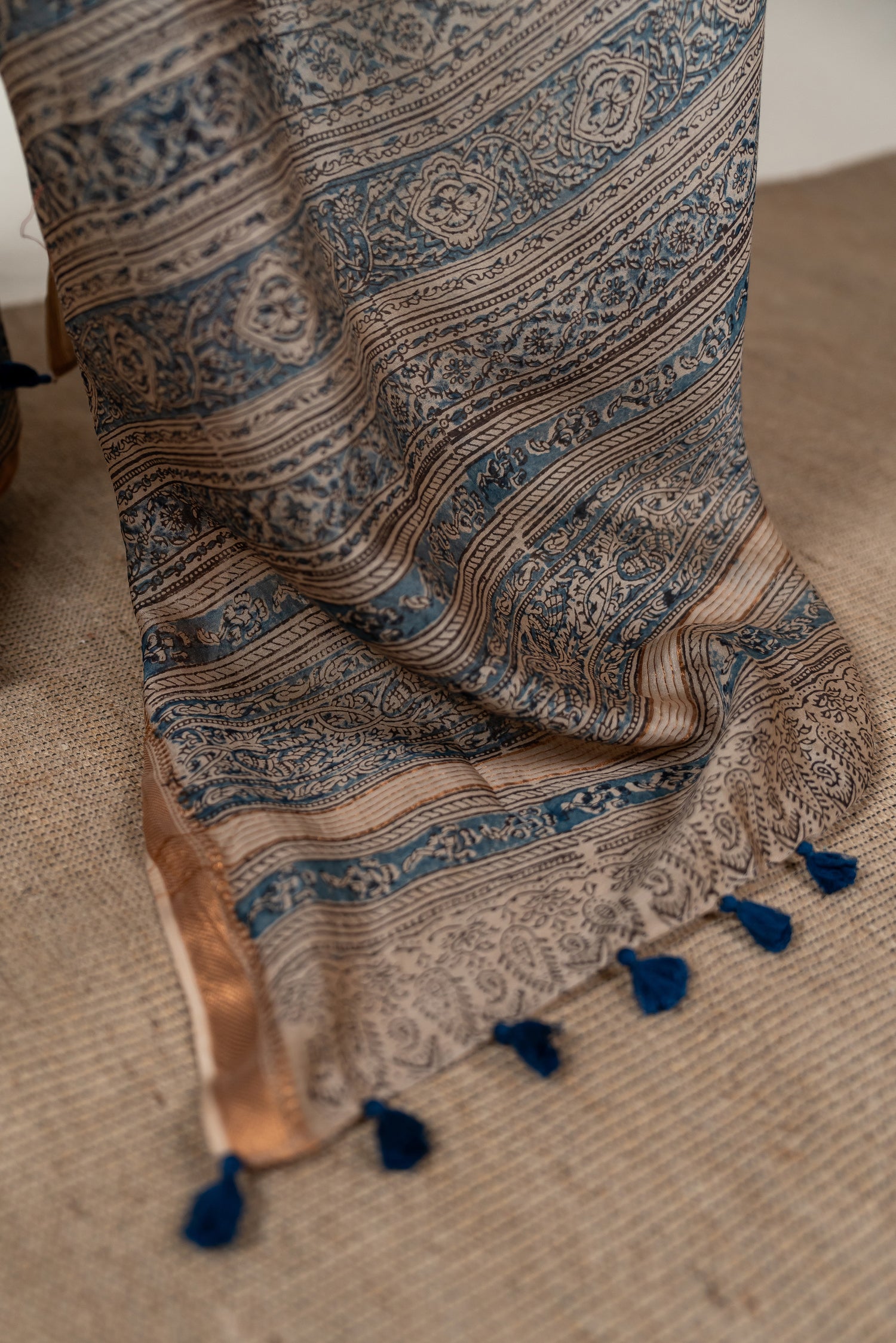 Mul Chanderi Kalamkari Block Printed Saree in Beige Indigo – Sama