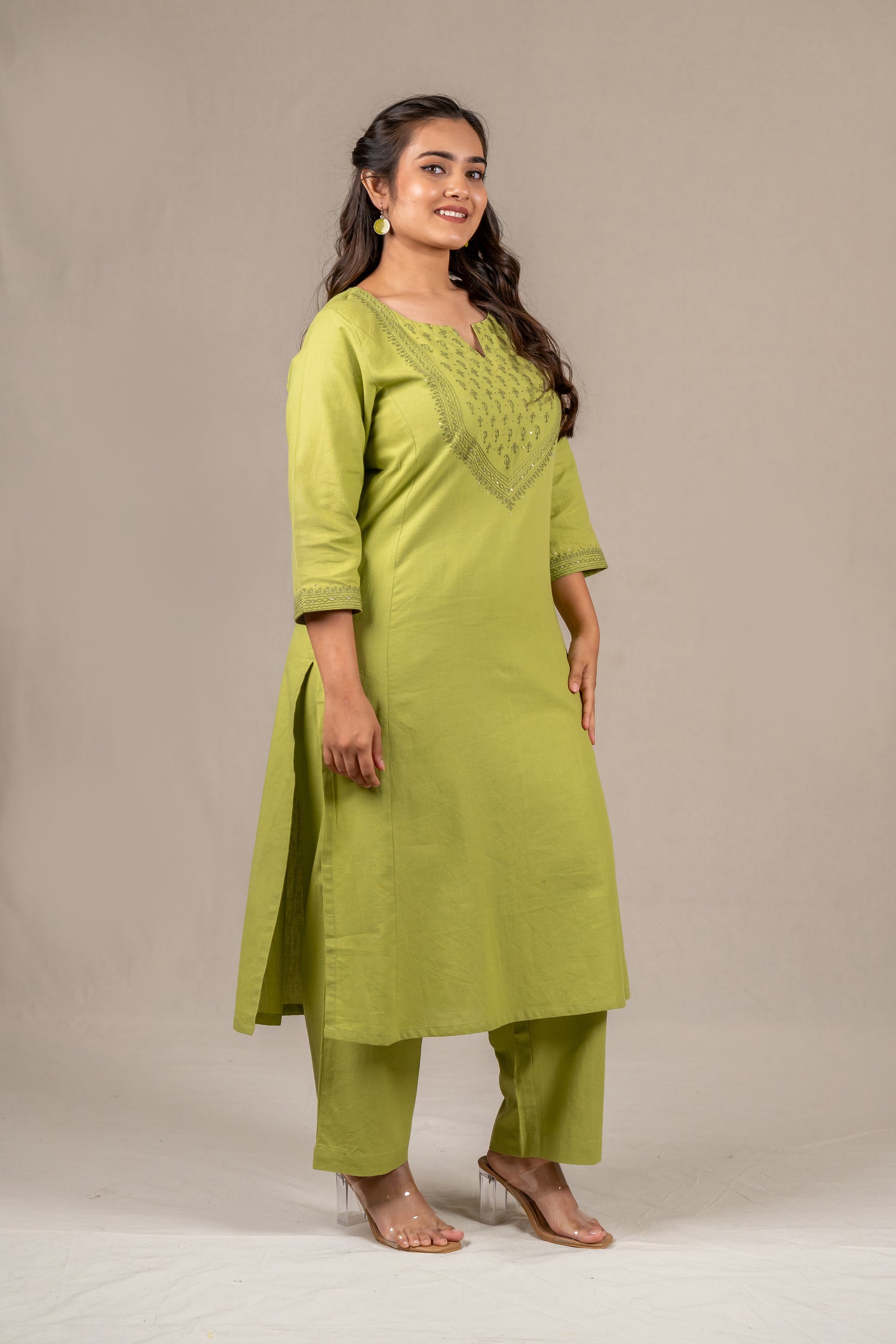 Light Green Ari Embroidered Kurta Set – Sutra