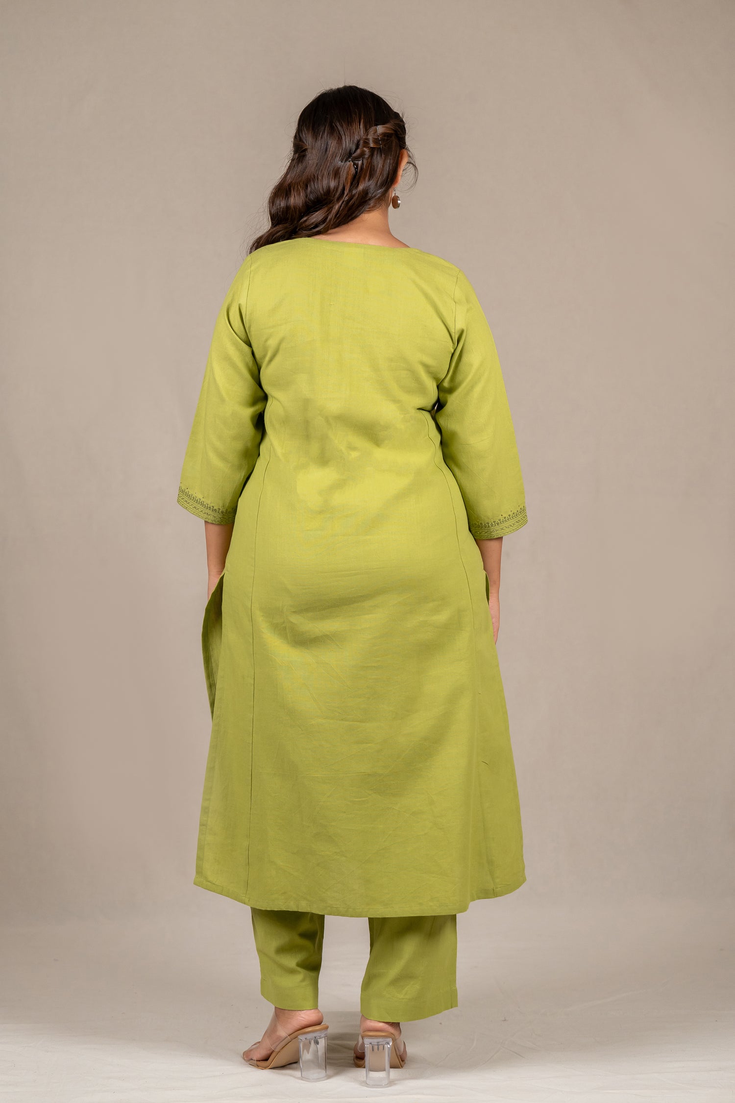 Light Green Ari Embroidered Kurta Set – Sutra