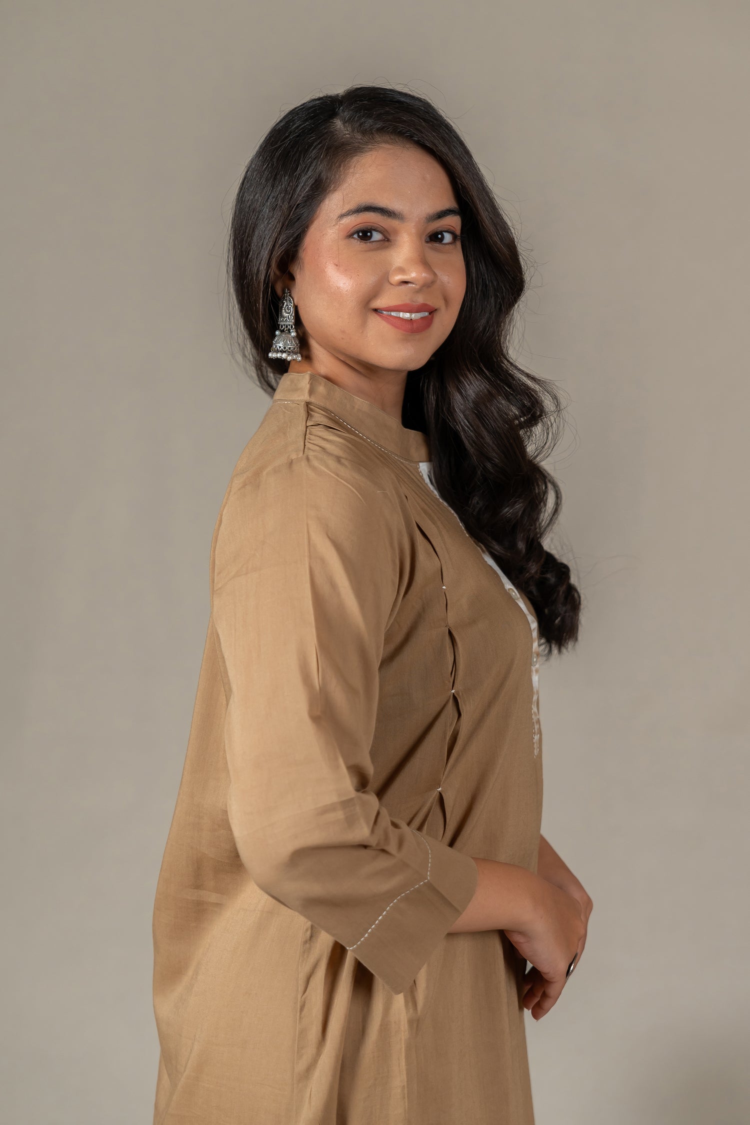 Hand-Embroidered Dark Beige Mul Cotton Shibori Kurta – Amevara