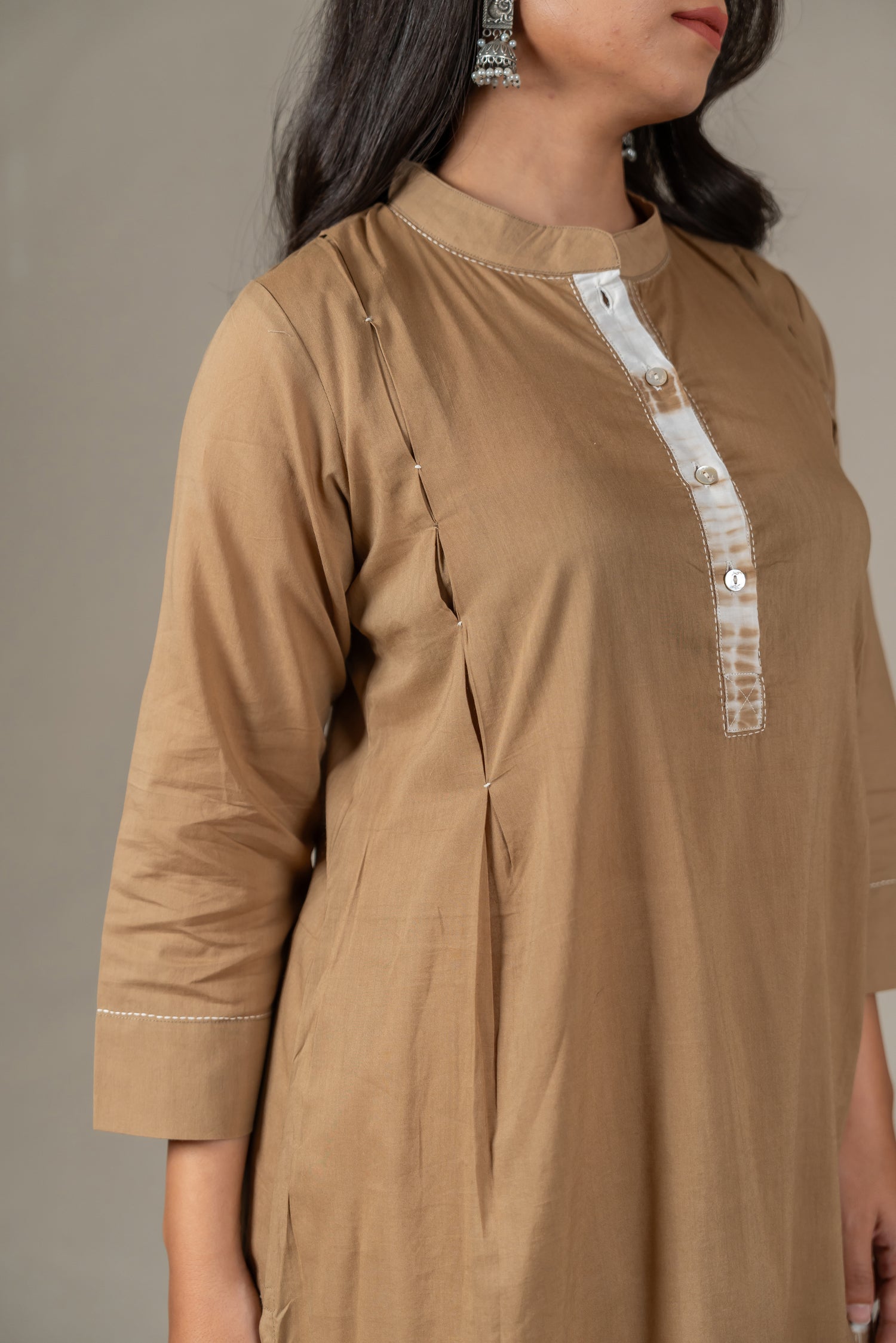 Hand-Embroidered Dark Beige Mul Cotton Shibori Kurta – Amevara
