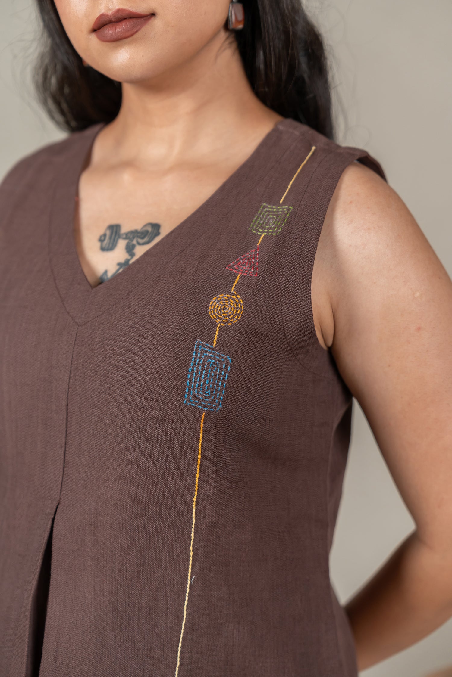 Brown Sleeveless Hand Embroidered Handloom Cotton A-Line Kurta Set with Cotton Pants – Suchi