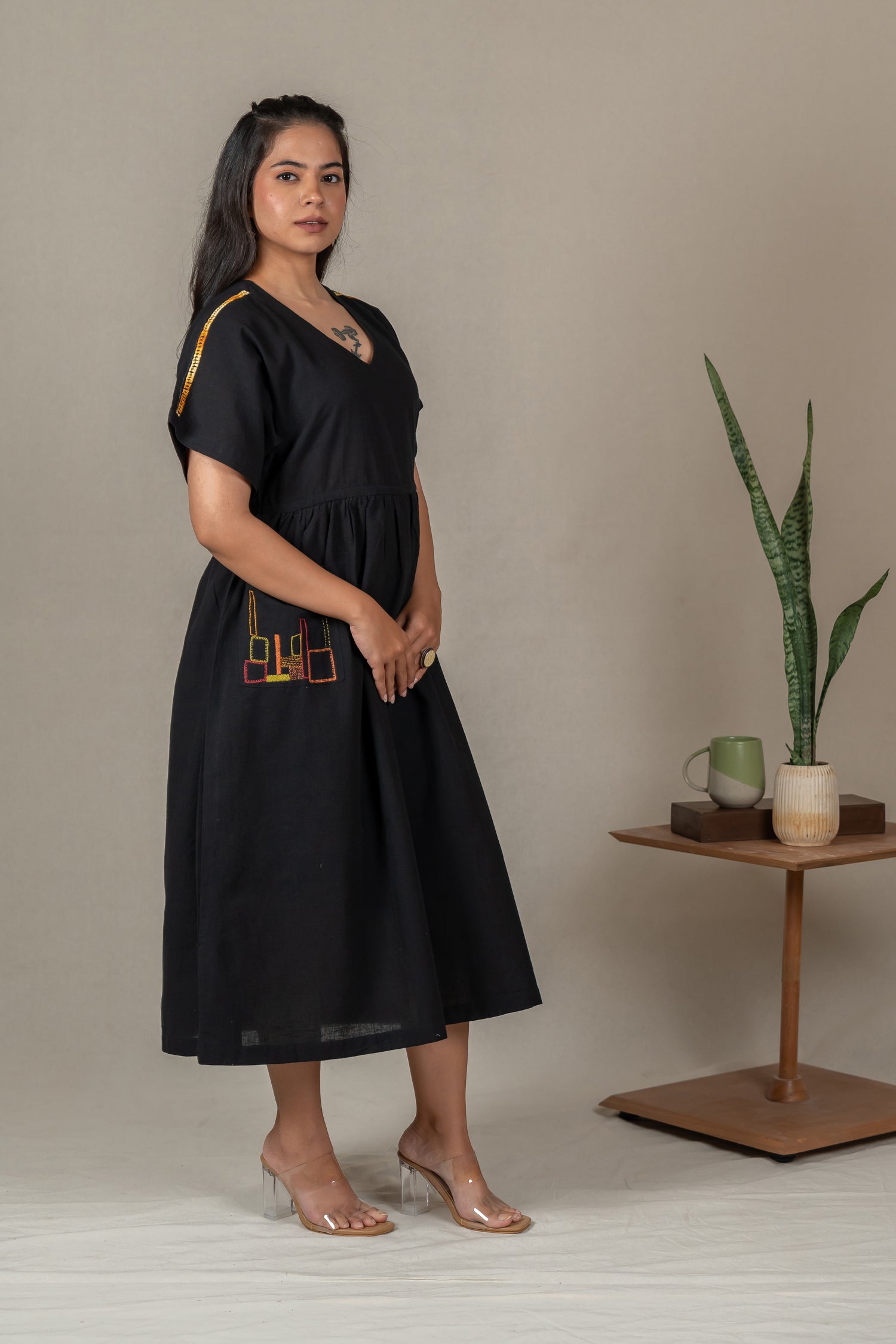 Hand Embroidered Handloom Cotton Dress with Kimono Sleeves in Black – Suchi