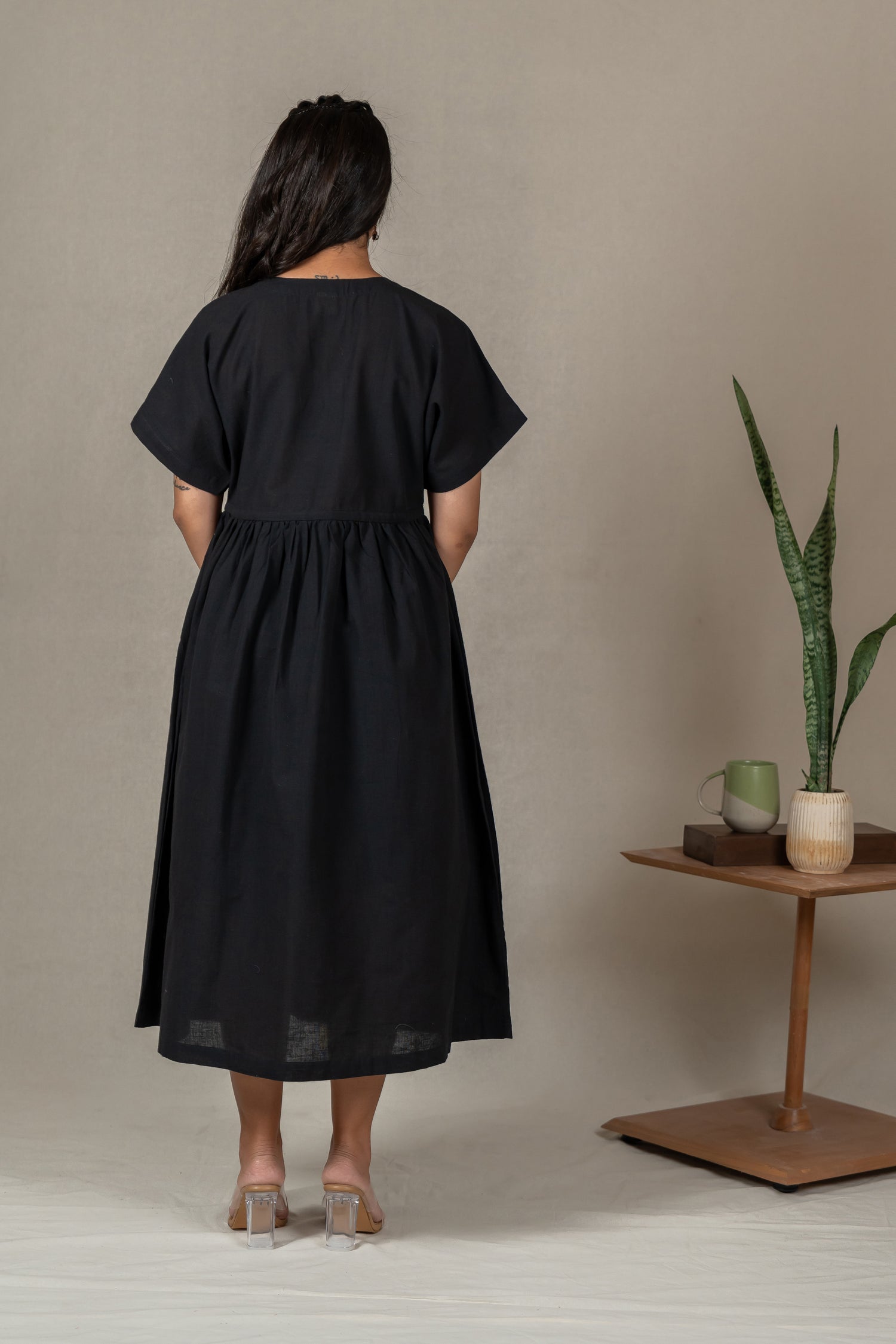 Hand Embroidered Handloom Cotton Dress with Kimono Sleeves in Black – Suchi