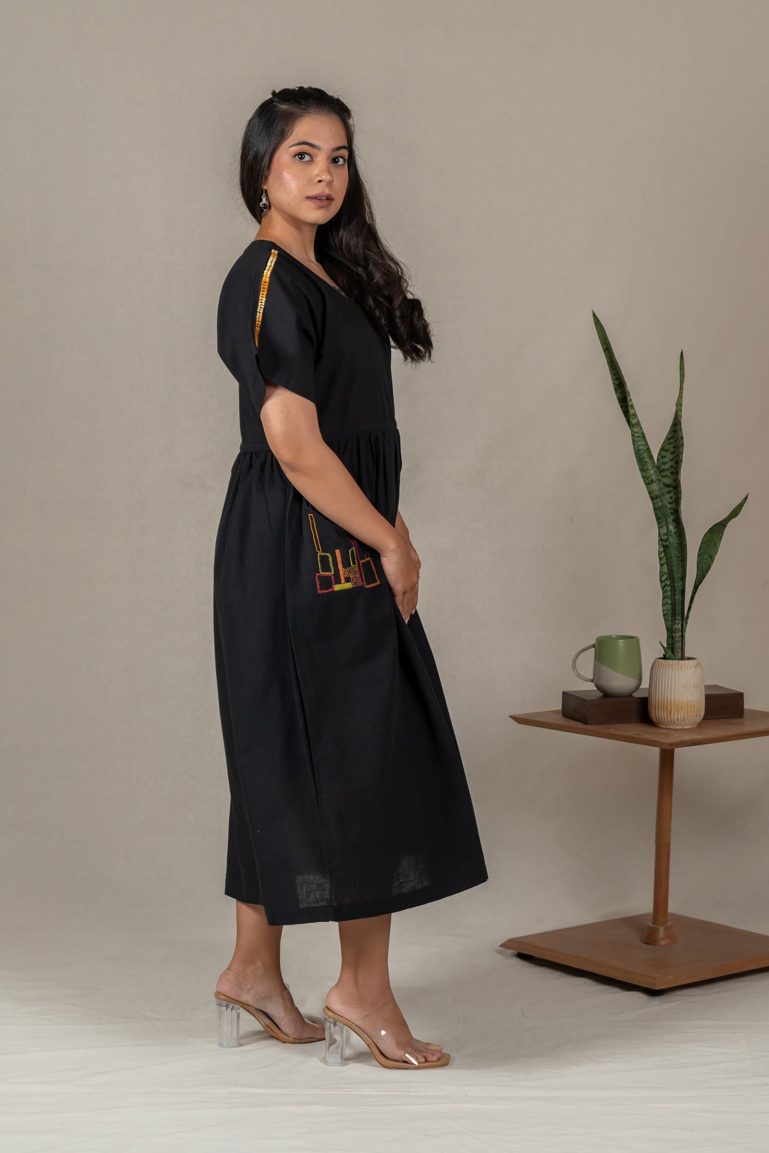 Hand Embroidered Handloom Cotton Dress with Kimono Sleeves in Black – Suchi