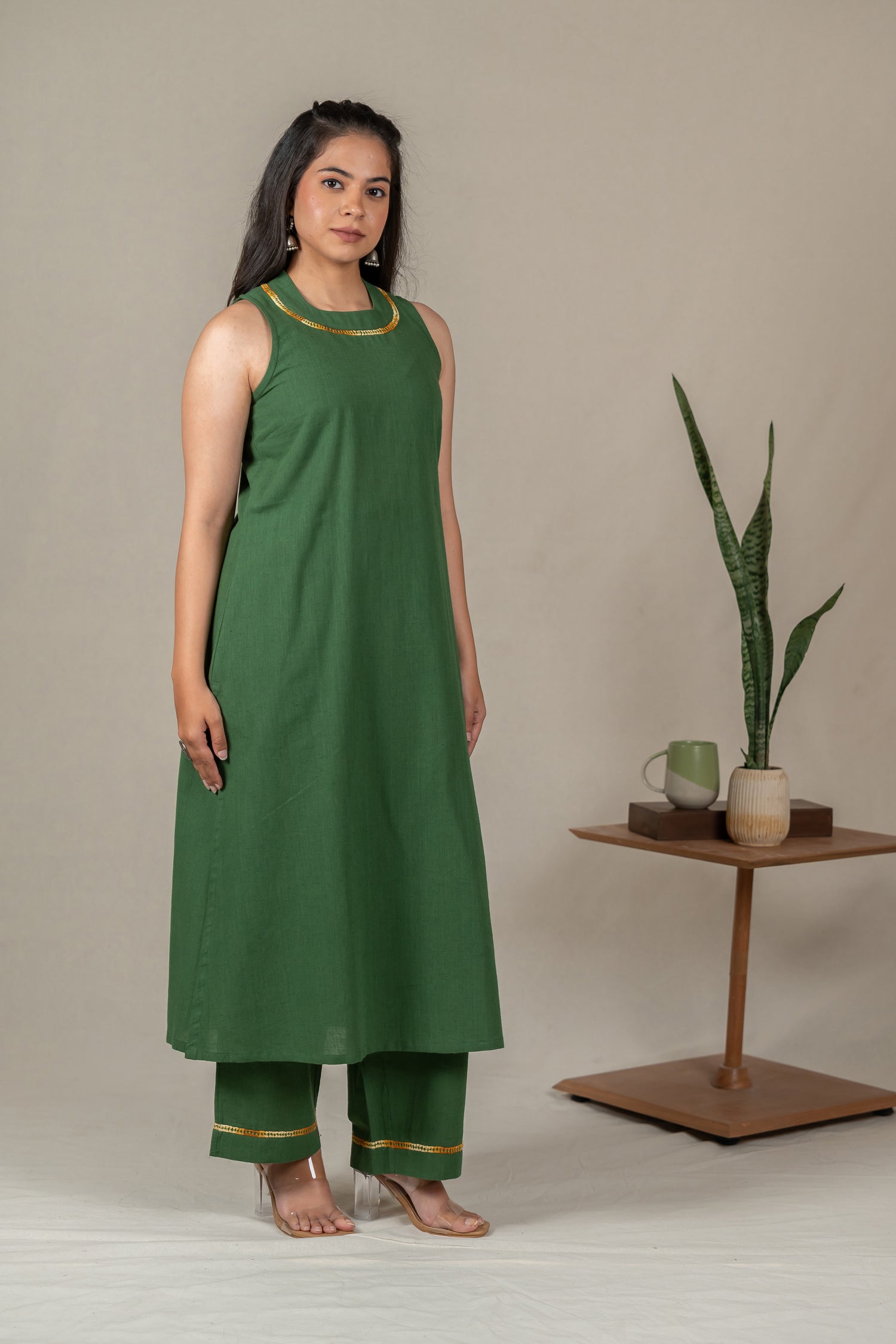 Green Sleeveless Hand Embroidered Handloom Cotton Kurta Set  – Suchi
