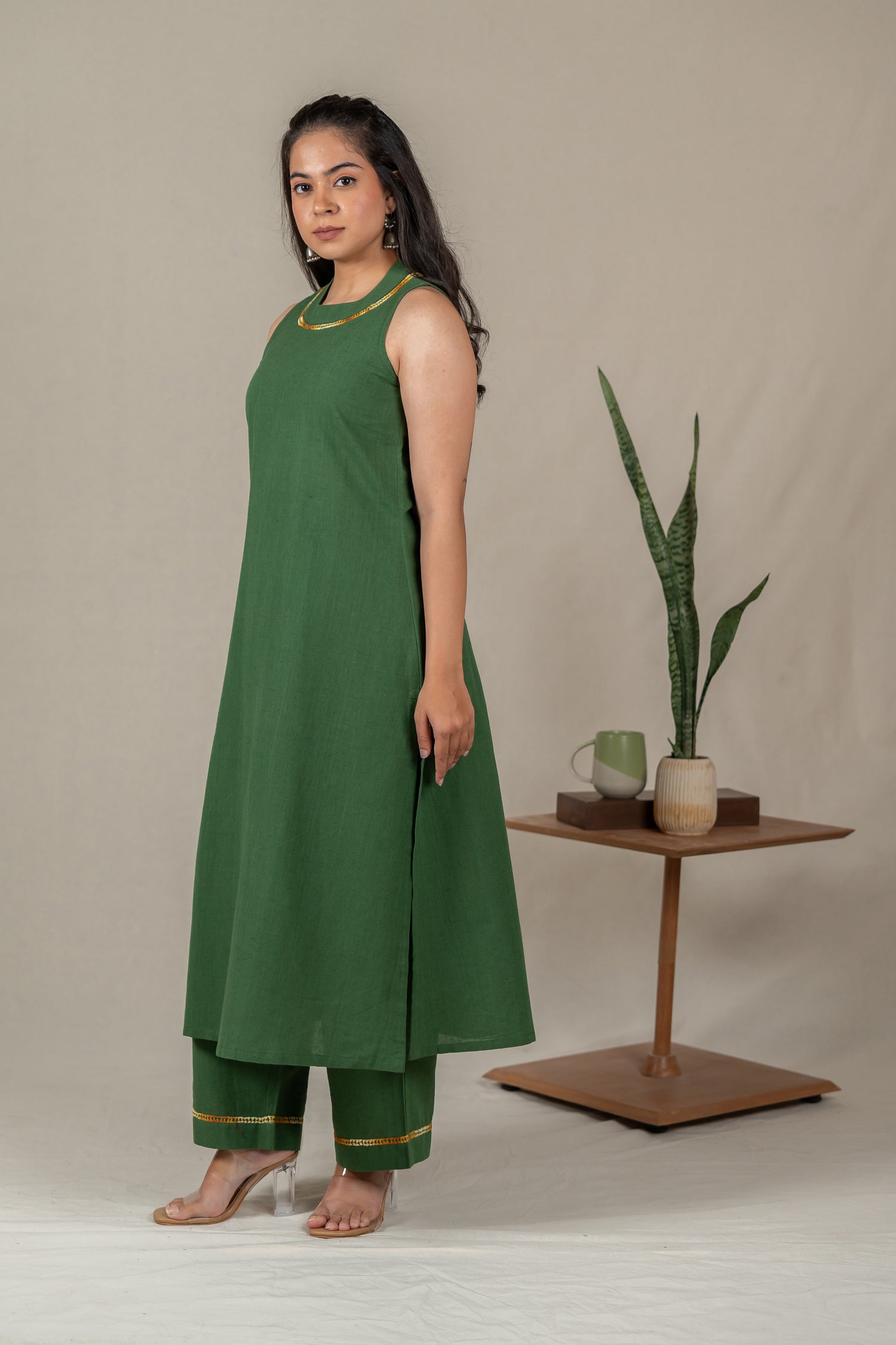 Green Sleeveless Hand Embroidered Handloom Cotton Kurta Set  – Suchi