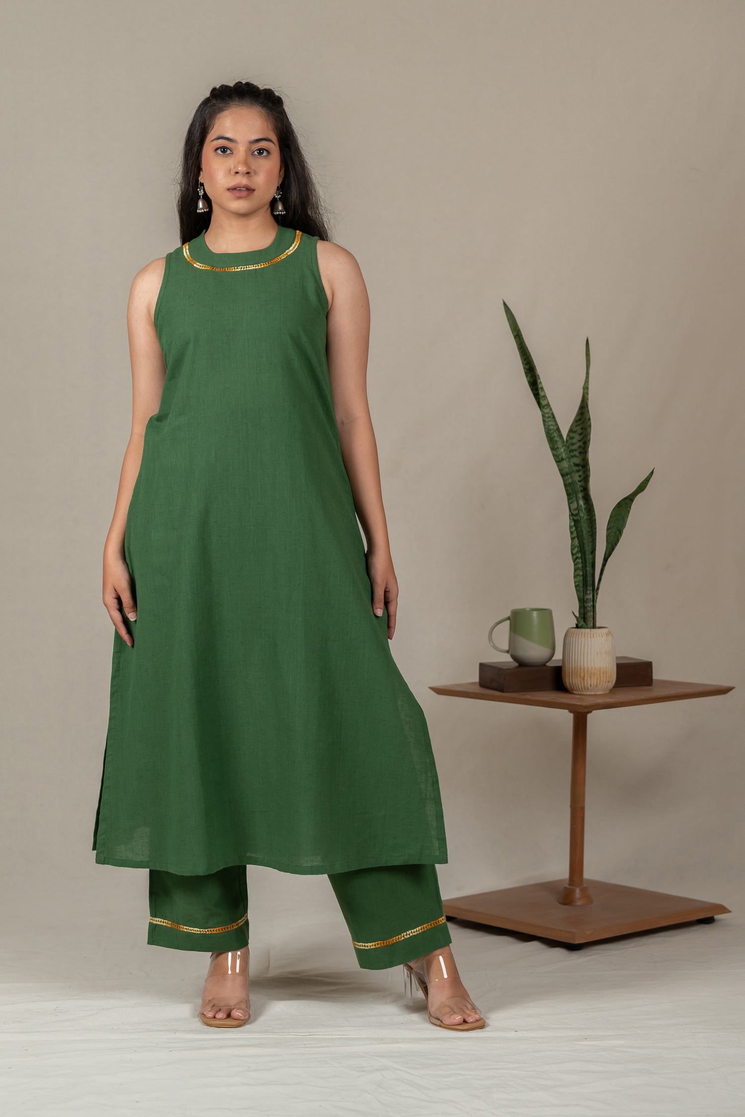 Green Sleeveless Hand Embroidered Handloom Cotton Kurta Set  – Suchi