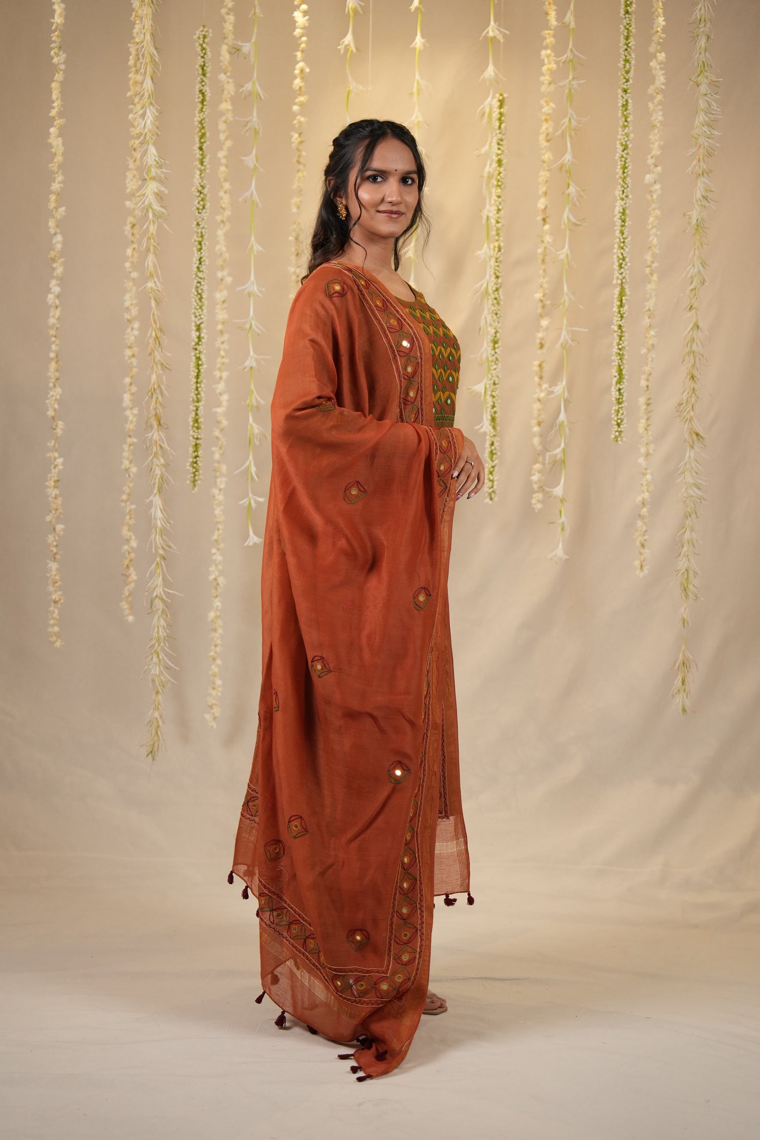 Ek Dor Hand Embroidered Cotton Silk Kurta Set with Dupatta - Set of Three