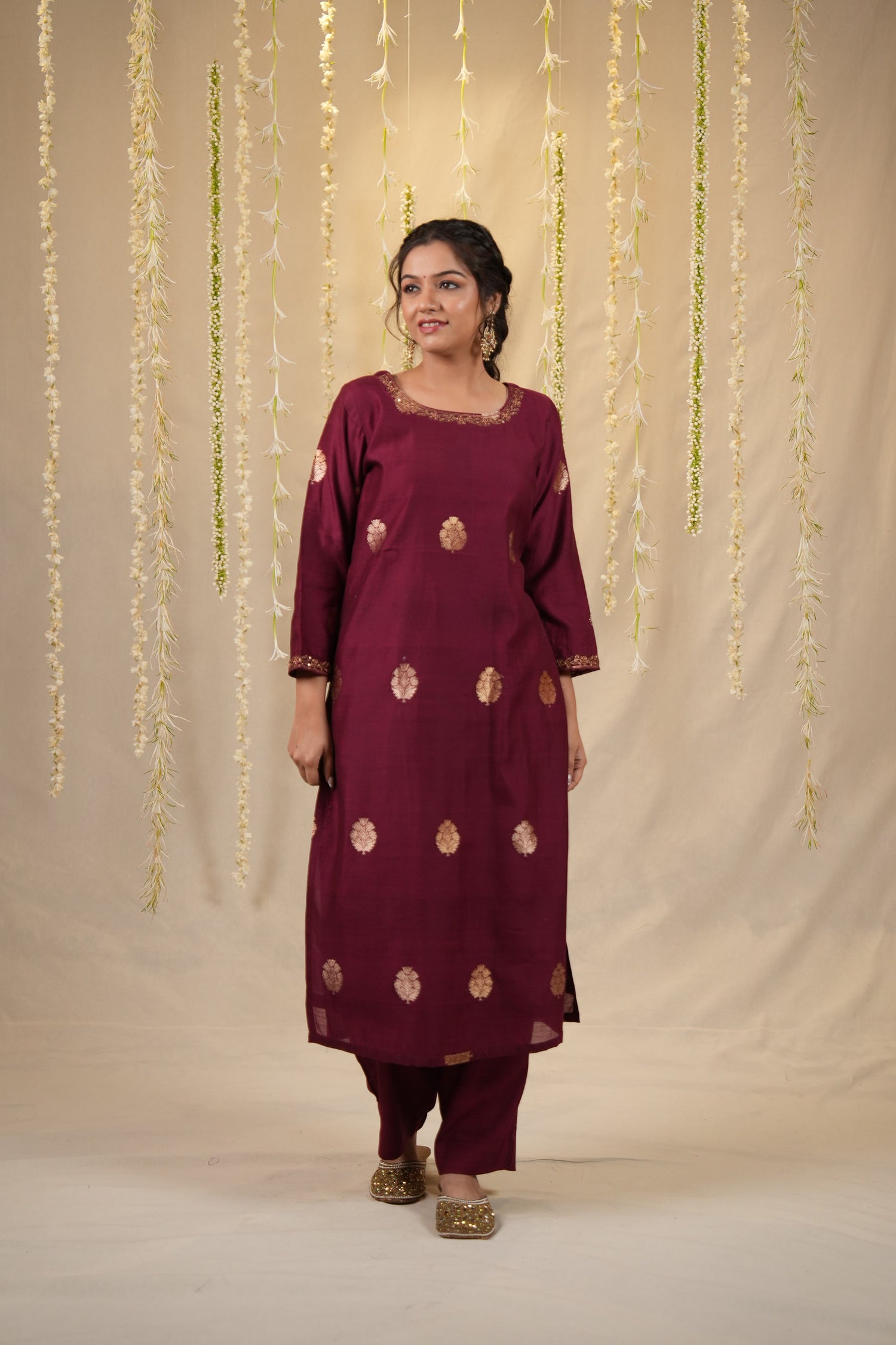 Ek Dor Hand Embroidered Muga Silk Kurta Set – Magenta Elegance