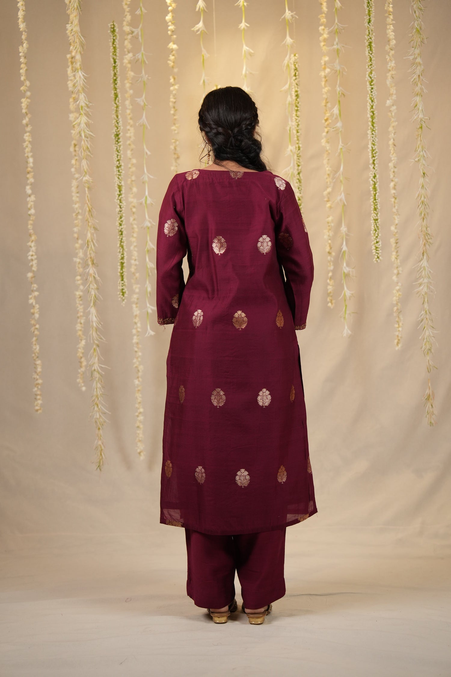 Ek Dor Hand Embroidered Muga Silk Kurta Set – Magenta Elegance