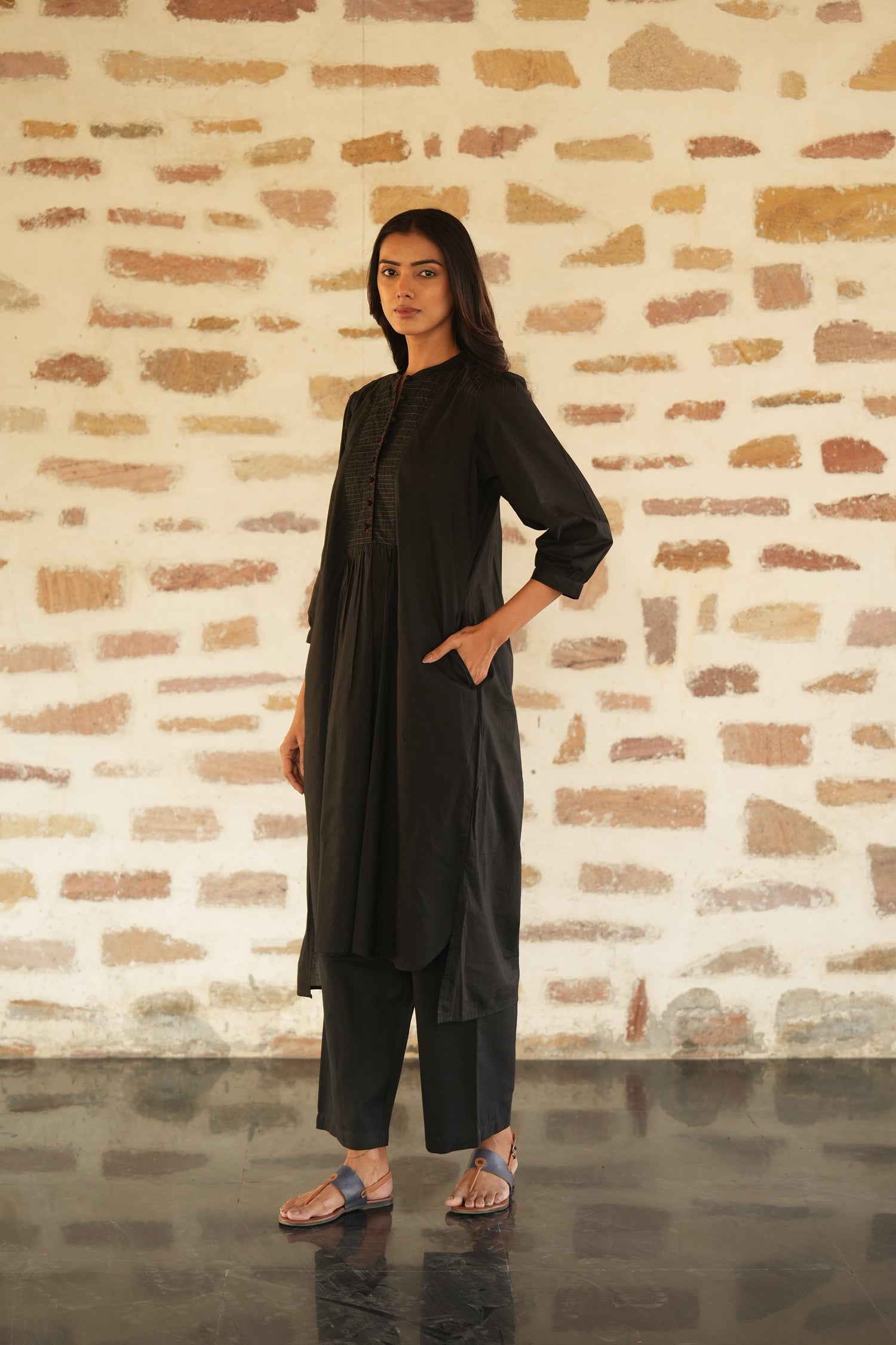 Saral Black Comfort Fit Cotton Kurta | Ray-ethnic