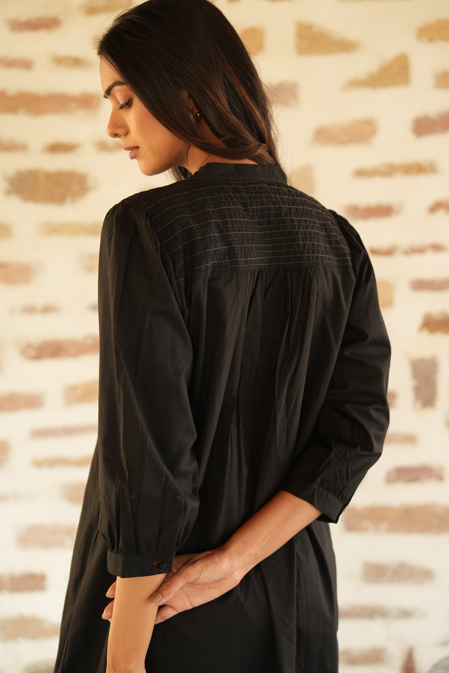 Saral Black Comfort Fit Cotton Kurta | Ray-ethnic