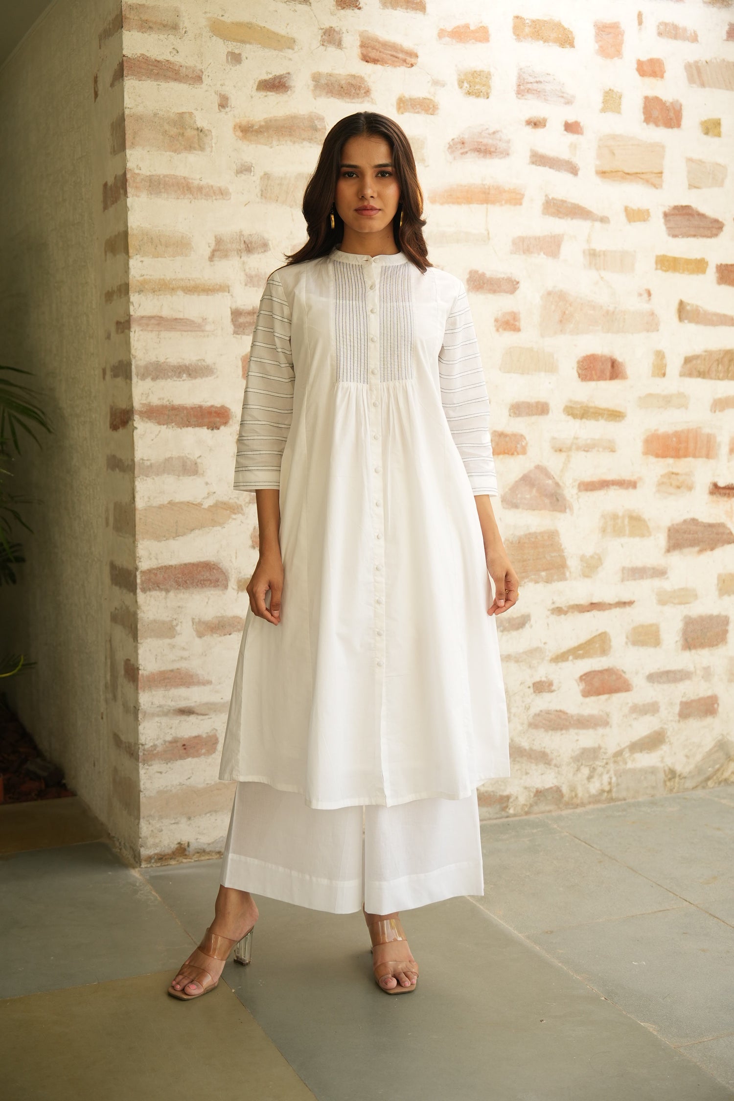 Saral White Cotton Kurta with Striped Sleeves | Ray-ethnic