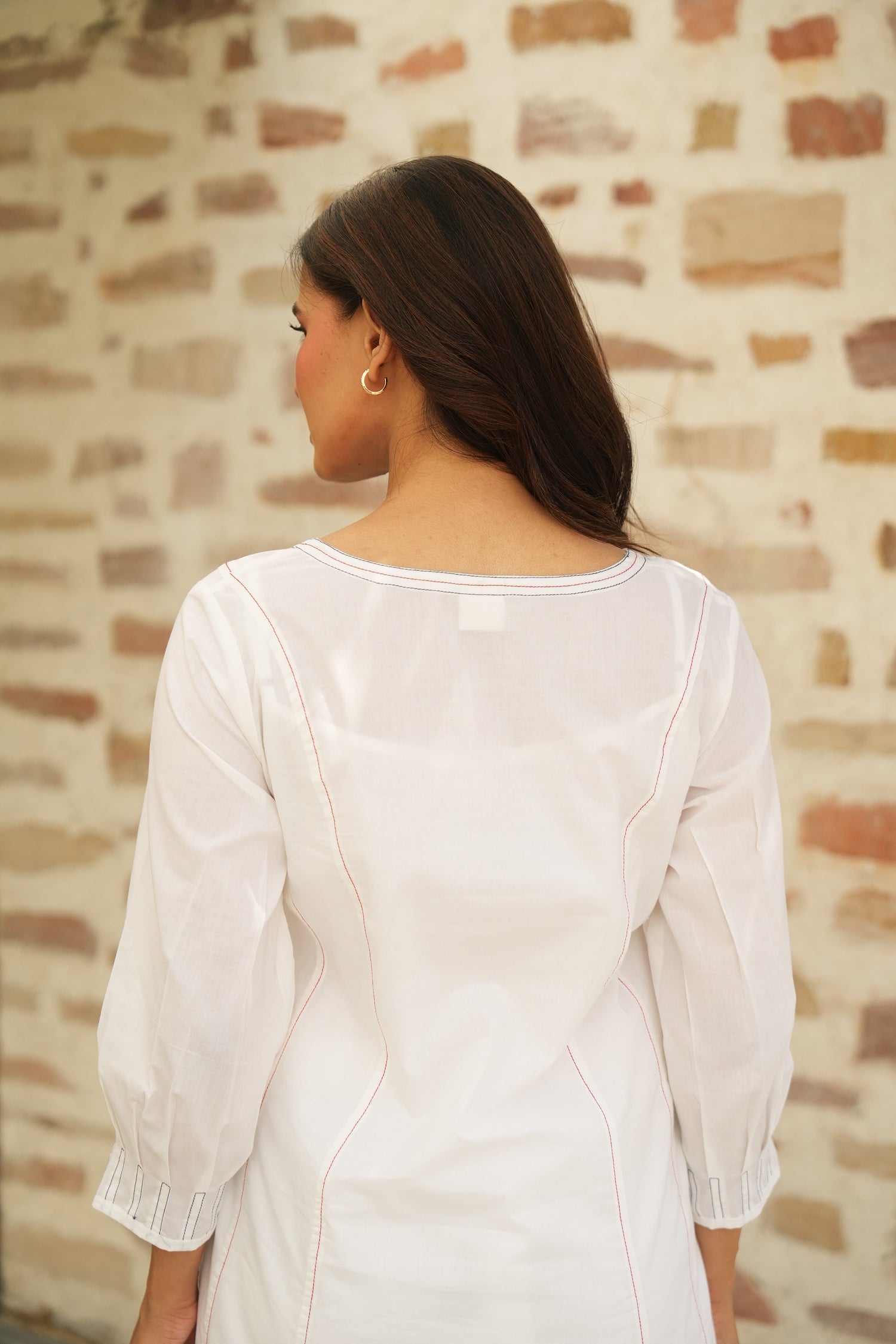 Saral White Pure Cotton Kurta with Simple Stitch Detail | Ray-ethnic
