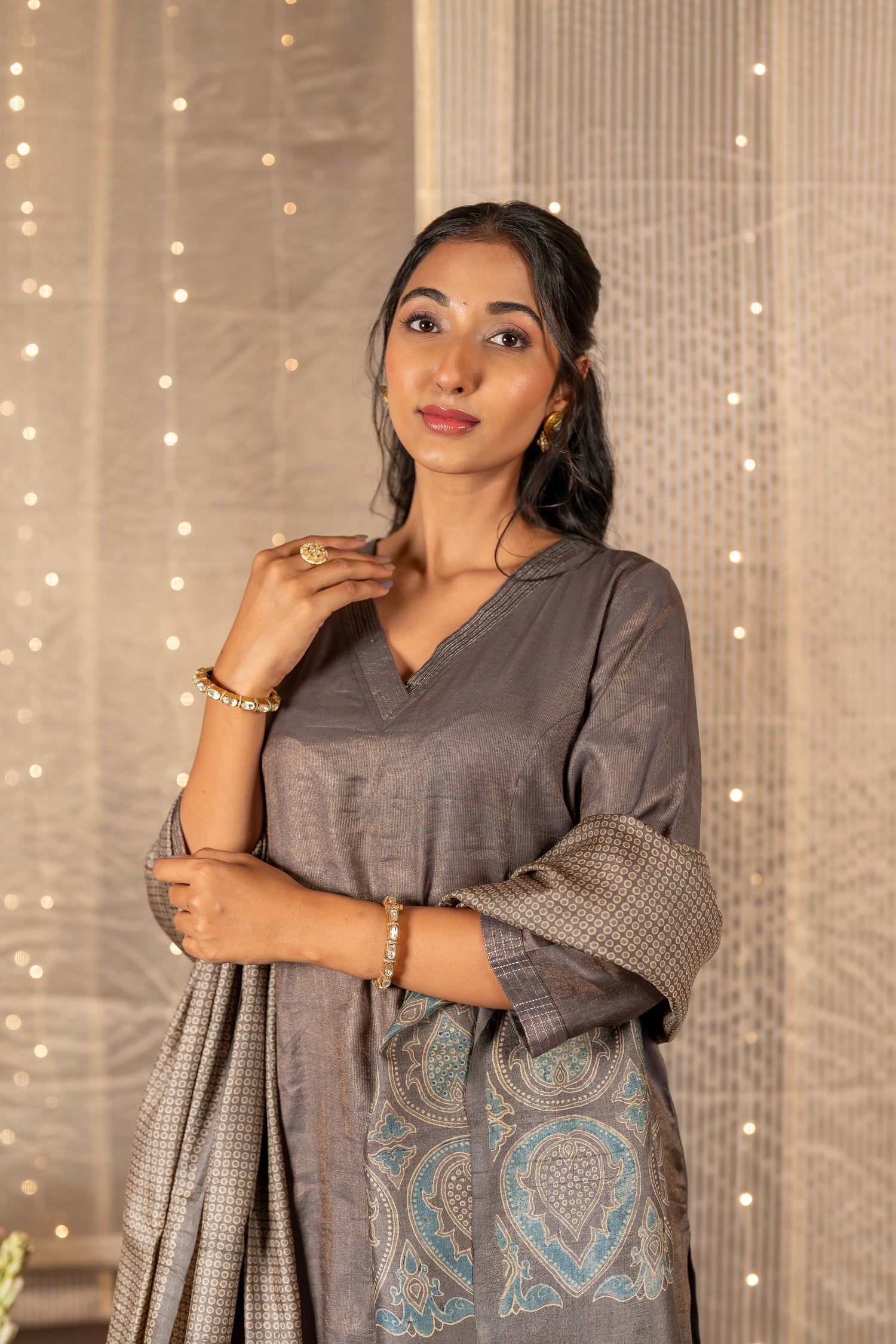 Ira Grey Silk Tissue Striped Kurta Set of 2 with Zari Detailing | Ray Ethnic