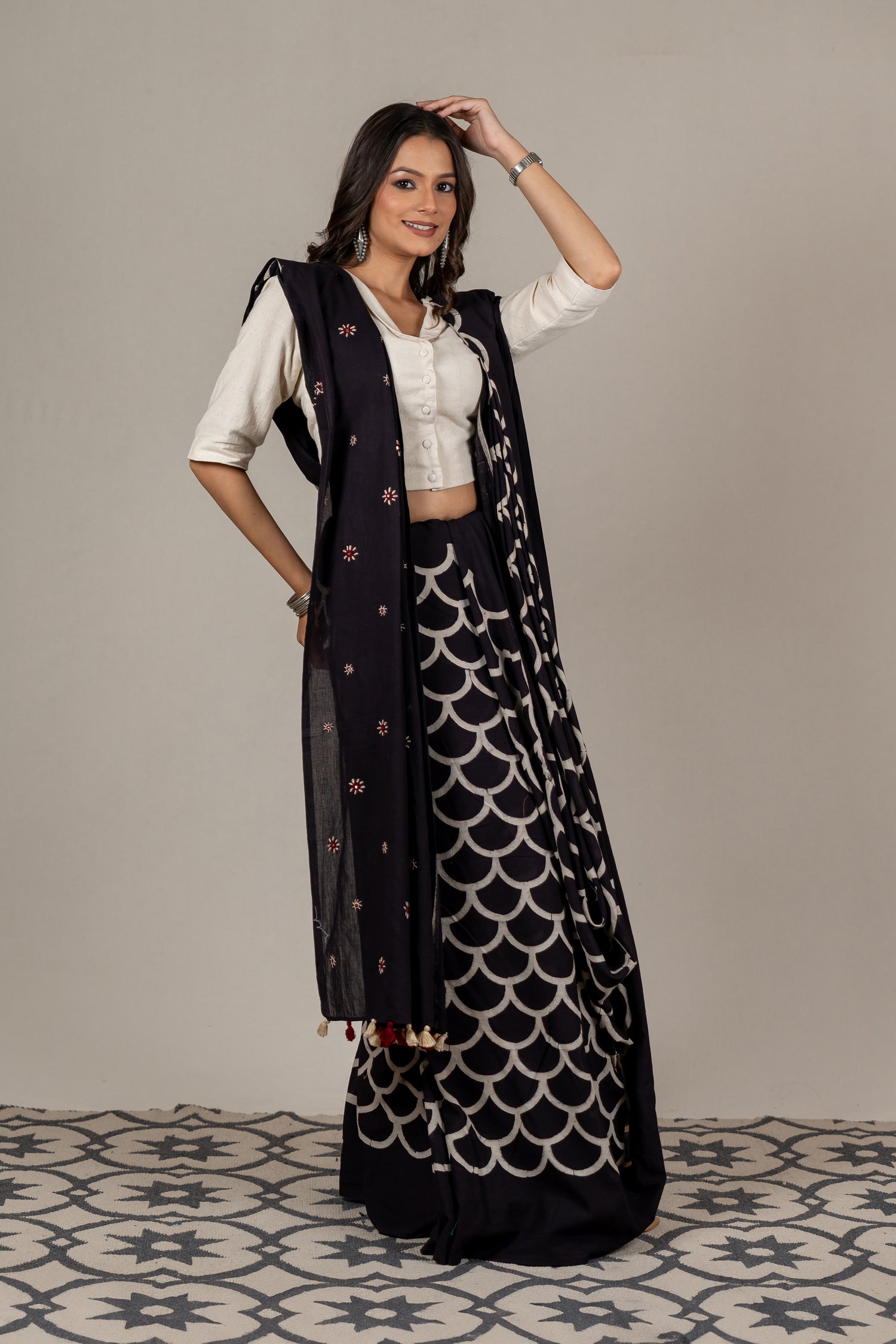 Mulmul Cotton Ajrakh Fish Scale Block Printed Saree in Midnight Black – Sama
