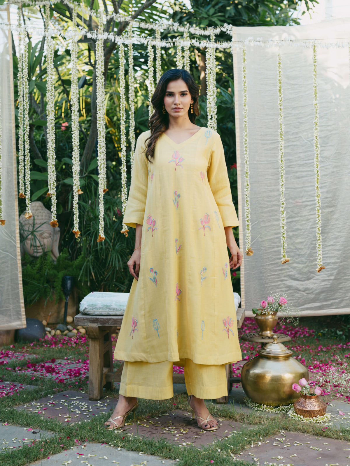Taara Pure Silk Sleeveless Kurta Set in Lemon Yellow with Ombre Dupatta
