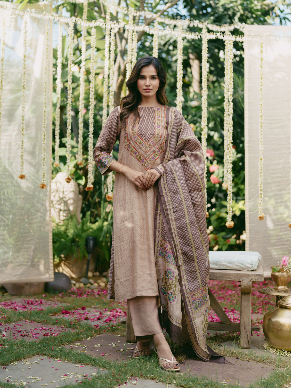 Taara Pure Silk Banarasi Kadwa Kurta Set in Brown