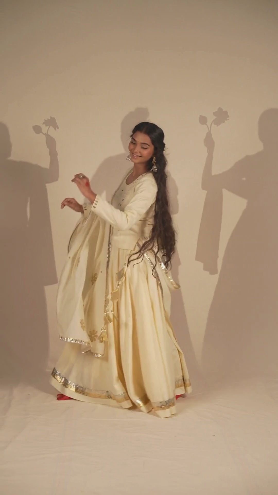 Mulmul Cotton Dupatta Applique Work in Off-White– NavRas