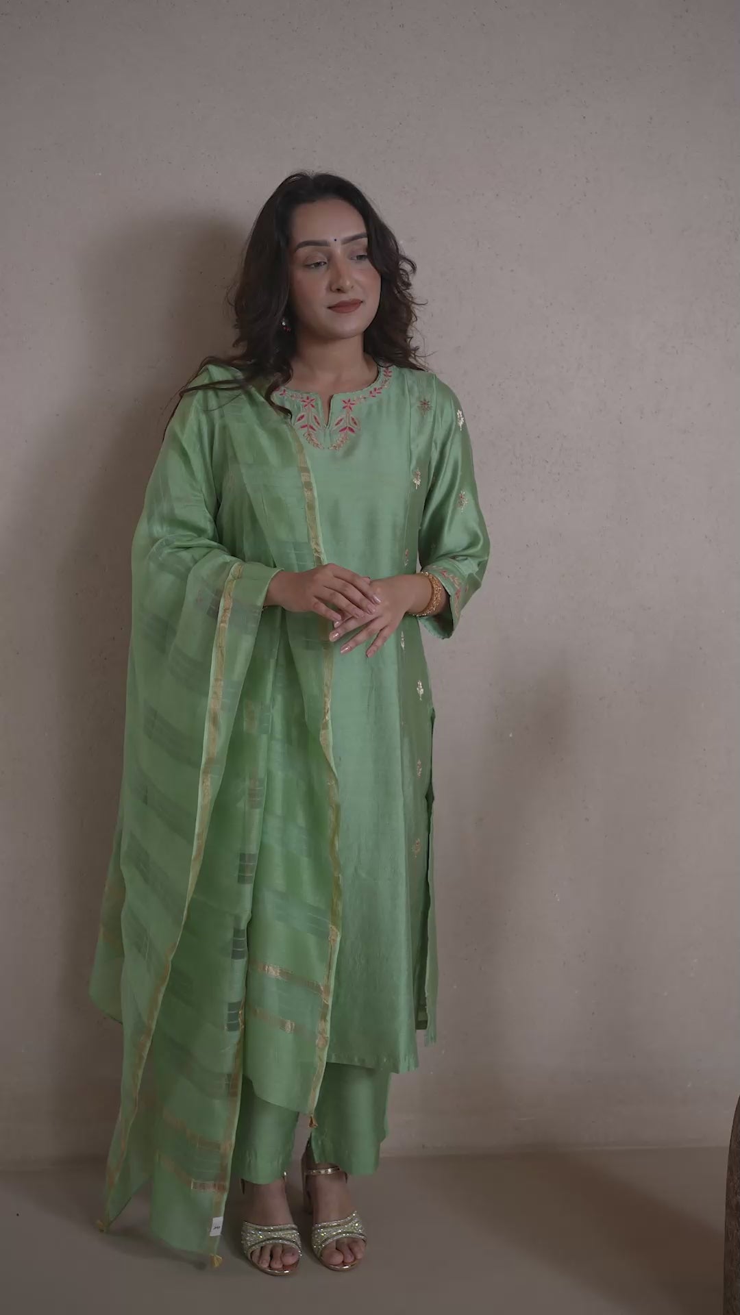 Raysham Green Ari Embroidery Silk Set of 3 |Ray-ethnic