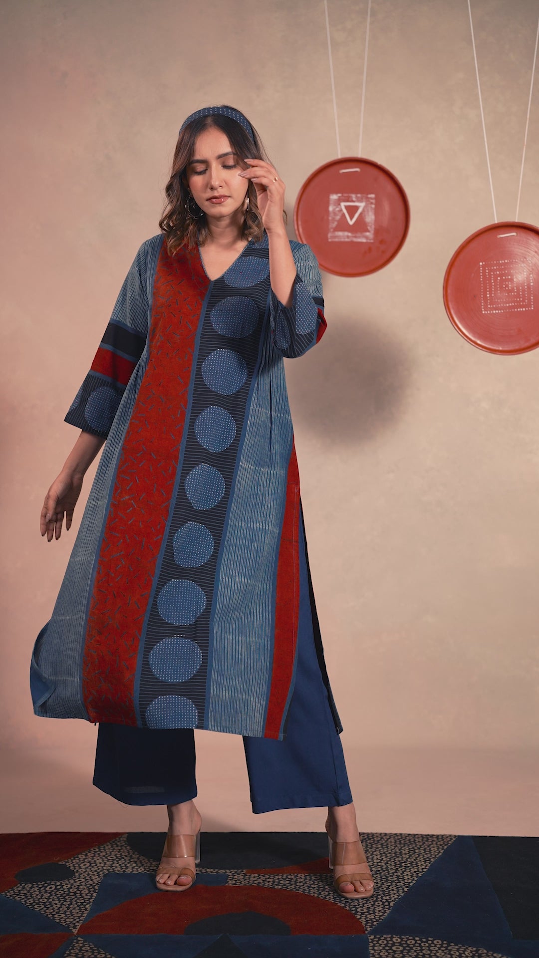 Aakaar Indigo Ajarakh Cotton Kurta | Ray-ethnic