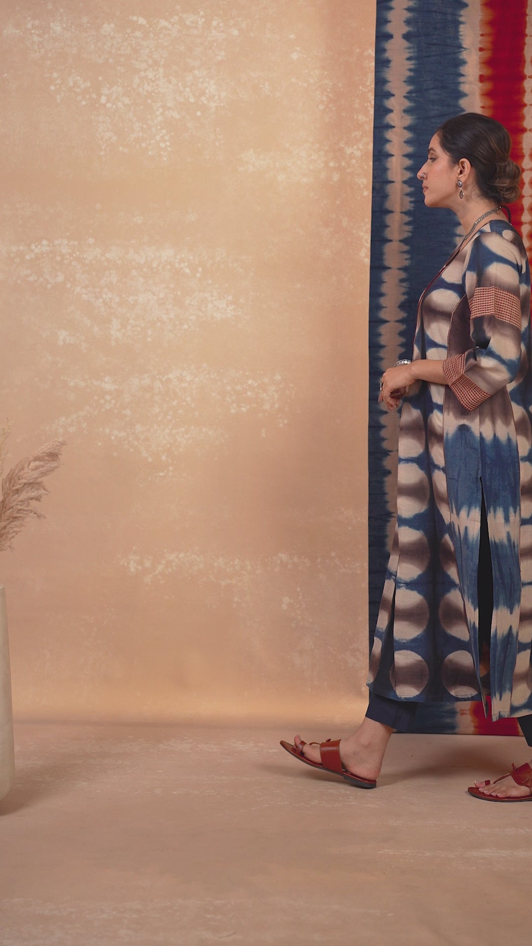 Aakaar Navy Clamp Cotton Kurta | Ray-ethnic