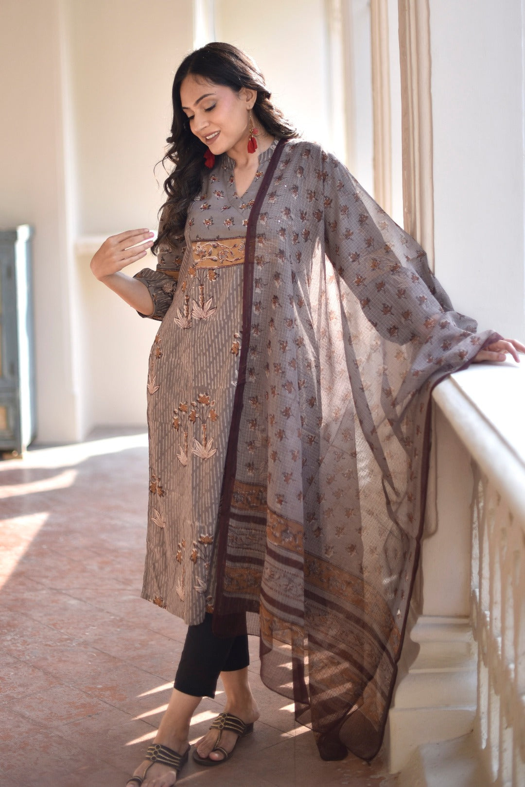 Taraasha Grey Dabu Block Print Cotton Kurta | Ray-Ethnic