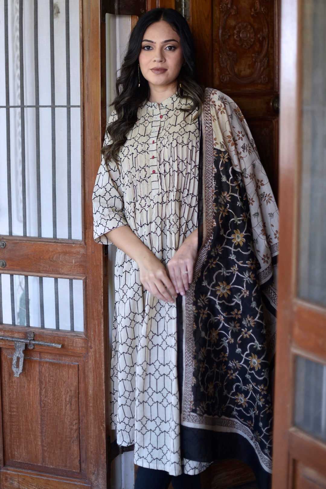 Taraasha Beige Dabu Block Print Cotton Kurta | Ray - Ethnic